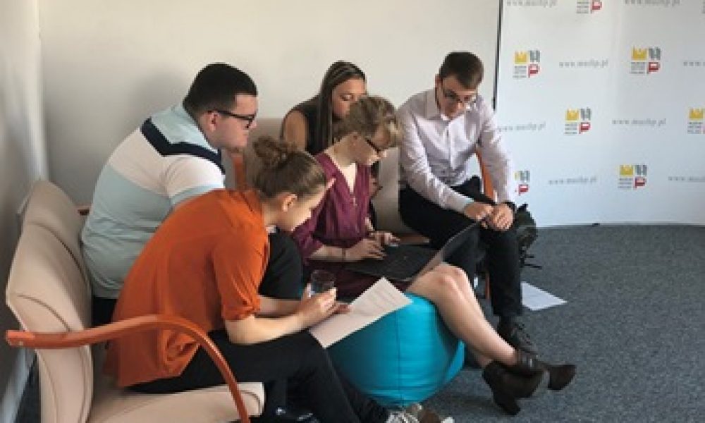 1_Group developing questions_Thursday with Monika